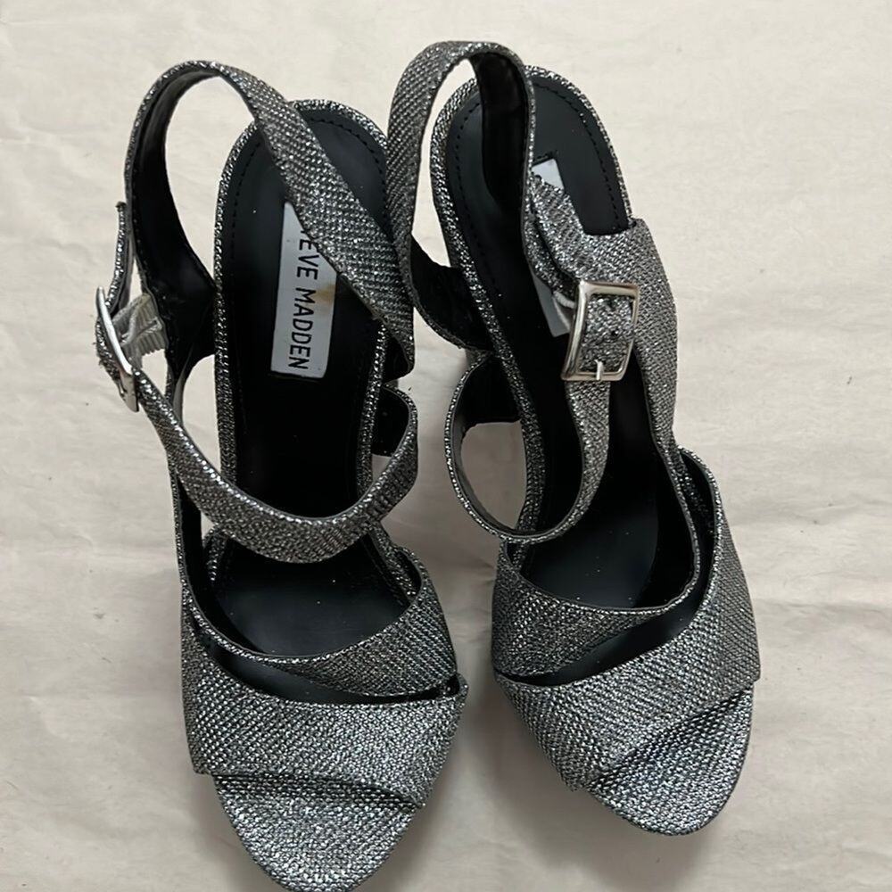 STEVE MADDEN PARTYTIME PEWTER‎ SANDALS SIZE 8M